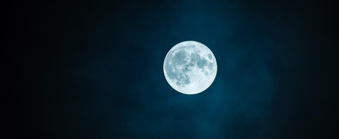 moon-1859616_1920-e1493079342816.jpg